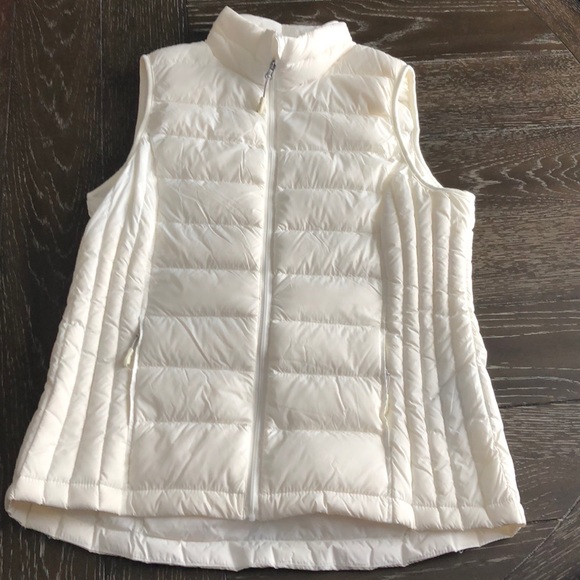 Women’s light weight white puffer vest - Picture 1 of 3